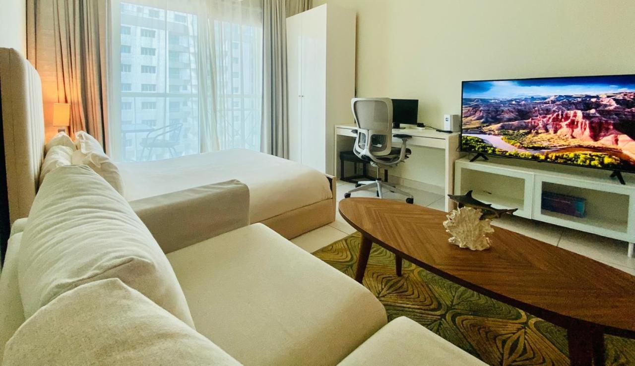 Full Sea View With Balcony - Studio Apartment - 10 Min To Jbr - Дубай Экстерьер фото